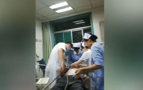 女子吃瓜进医院视频大全,医院视频大全揭示健康隐患