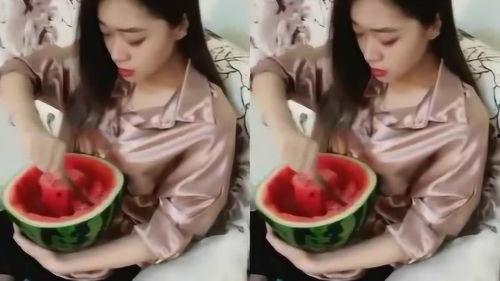 吃瓜女生的视频,趣味横生，笑料百出