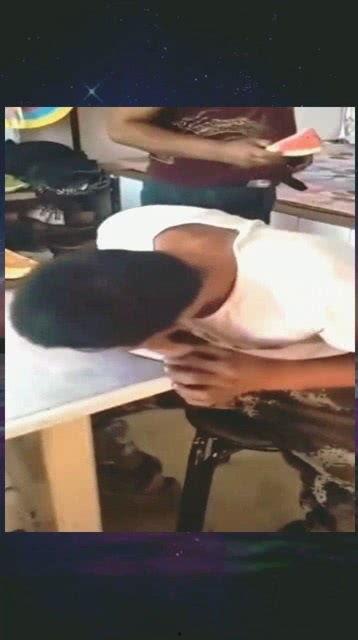 神评小孩吃瓜视频大全最新,神评集结！盘点全网最搞笑小孩吃瓜视频合集