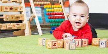 三岁宝宝吃瓜视频,萌态十足萌化人心