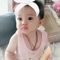 宝贝吃哈密瓜的视频,哈密瓜视频萌翻网友